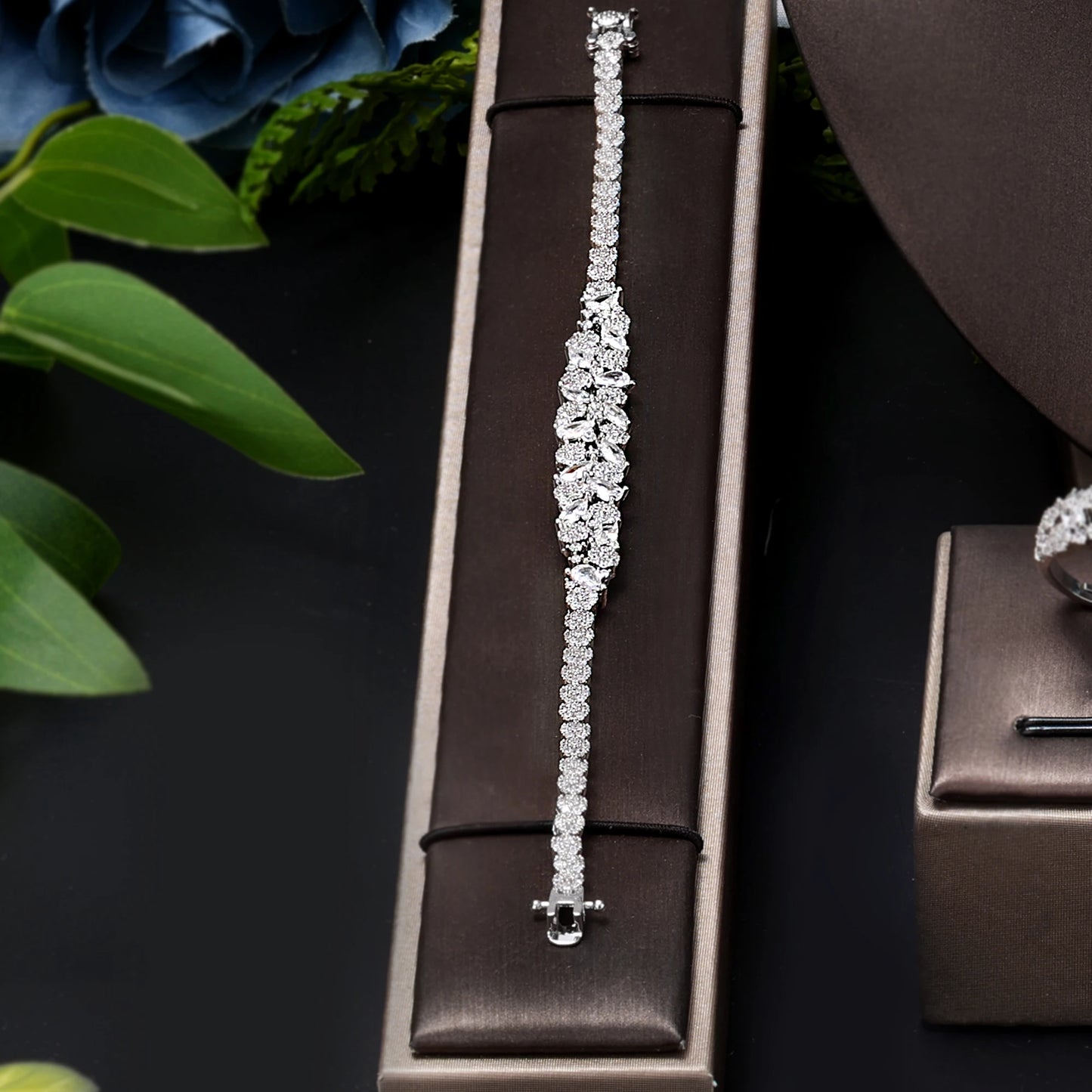 2024 Best Selling 4-piece Bridal Wedding Jewelry Set New Fashion Saudi Dubai Jewelry Set Women's Wedding Party Accessories Desig