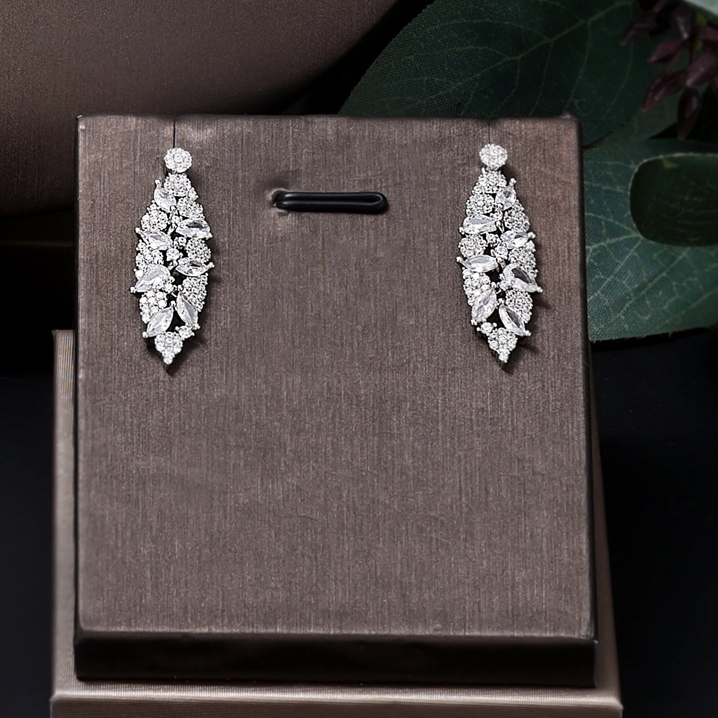 2024 Best Selling 4-piece Bridal Wedding Jewelry Set New Fashion Saudi Dubai Jewelry Set Women's Wedding Party Accessories Desig